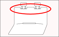 ※ヘッドレスト格納用の窪みのある右記イラストのような形状のシートには、シートに沿ってきれいにカバーが取り付けられない場合がございます。予めご了承くださいませ。